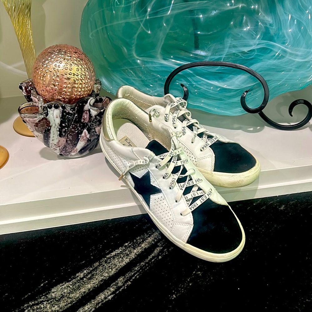 - Vintage Havana sneakers